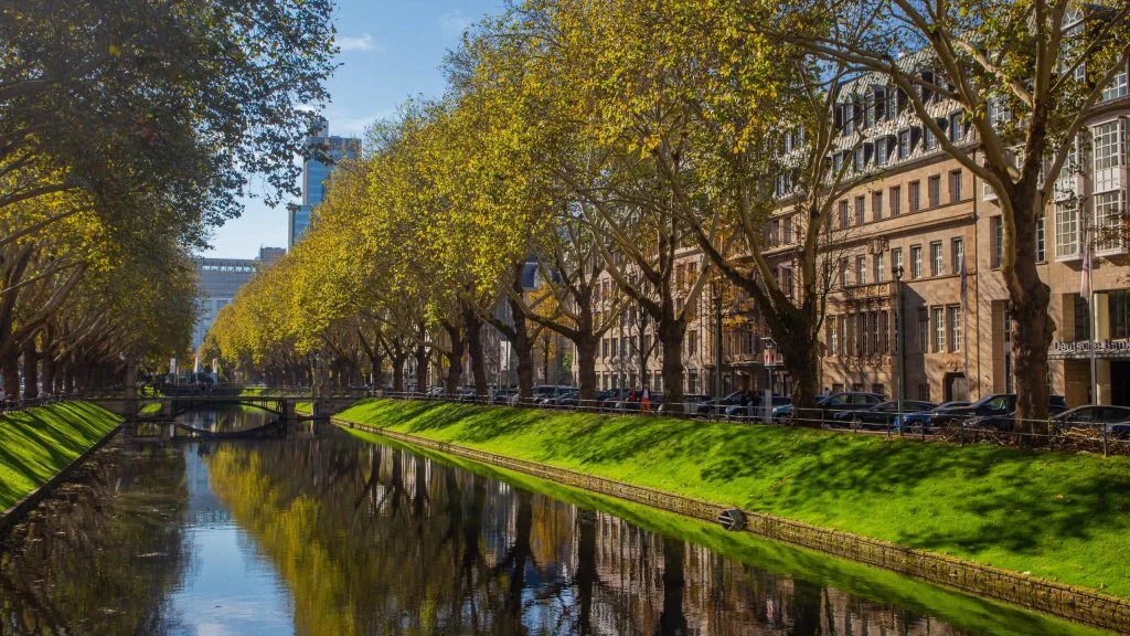 Düsseldorf: Modern Yaşam ve Prestijli Eğitim - Almanya üniversite eğitimi rehberi