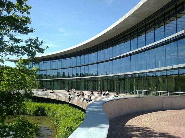 Düsseldorf: Modern Yaşam ve Prestijli Eğitim görsel 2 - Almanya eğitim danışmanlığı