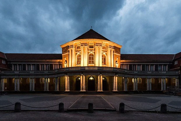 Hamburg: Liman Hayatı ve Eğitim görsel 2 - Almanya eğitim danışmanlığı